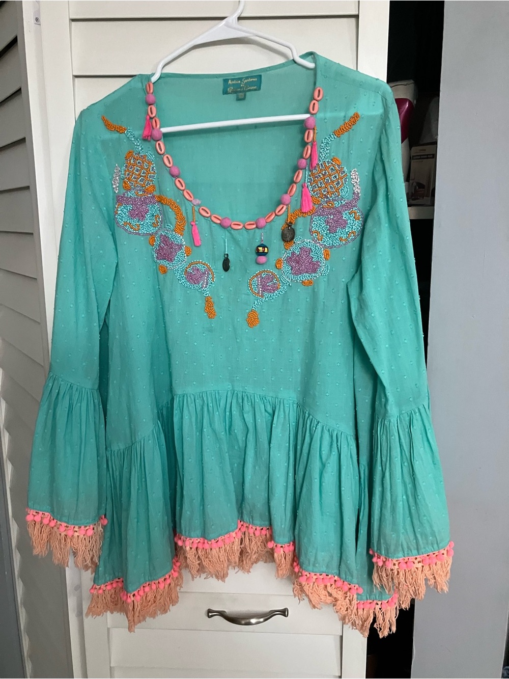 Gorgeous boho top. Pair with jeans or shorts